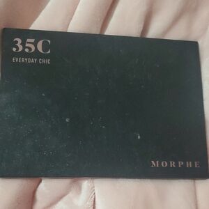 Morphe 35C Everyday Chic Palette Glittery Eyeshadow